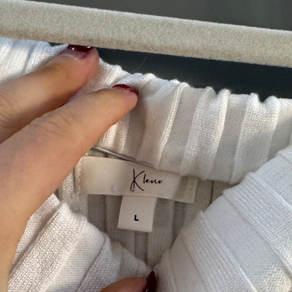 Chic White Ribbed Tube Top - Picture 2 of 3